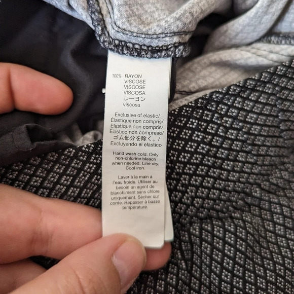 GAP Black with  White Detail Work Pants - Elastic Waist and Ankle- size XS - Picture 9 of 9